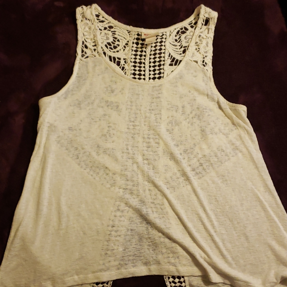 Open back, crochet looking tank
